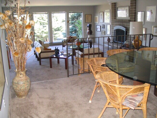 Exceptionally-sized living room - 1408 10th Ave W