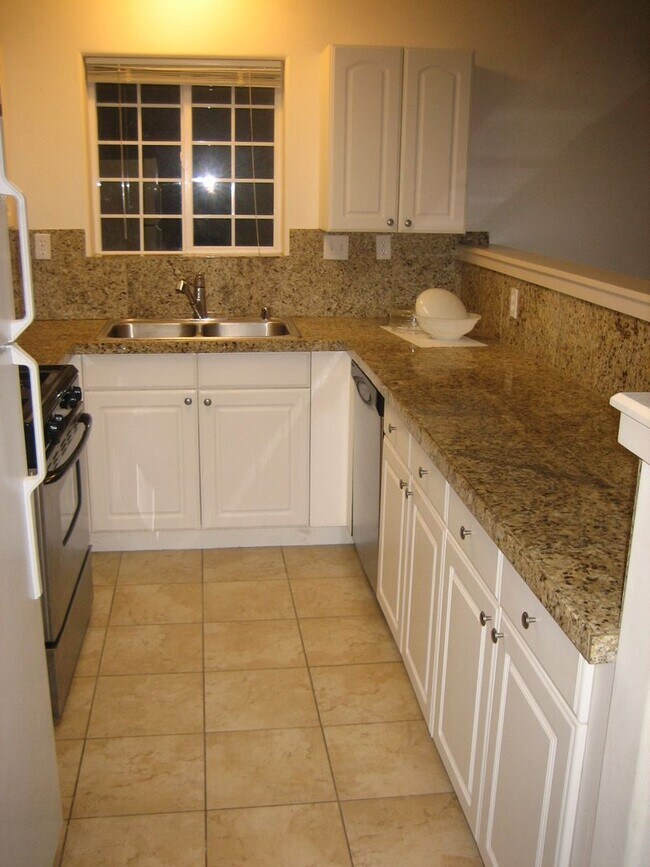 Foto del edificio - 119 Capitol Hill Dr