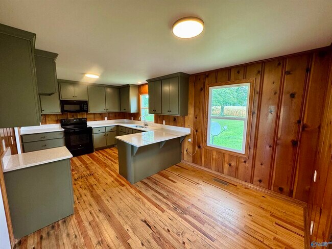 Foto del edificio - 28102 Salem Minor Hill Rd