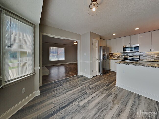 Building Photo - 5125 Cottage Bluff Ln
