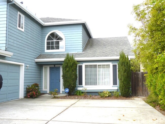 Building Photo - 703 Bahama Ln