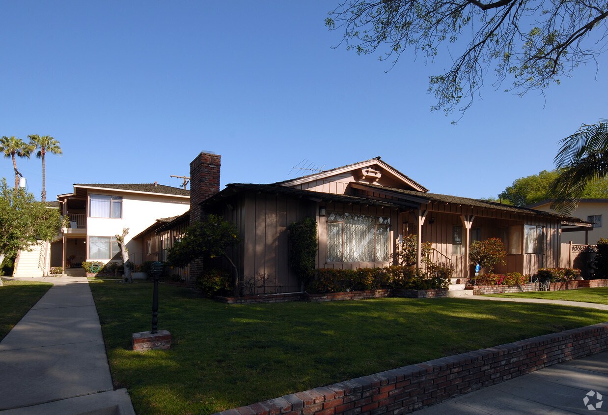 Primary Photo - 5351 La Pasada St