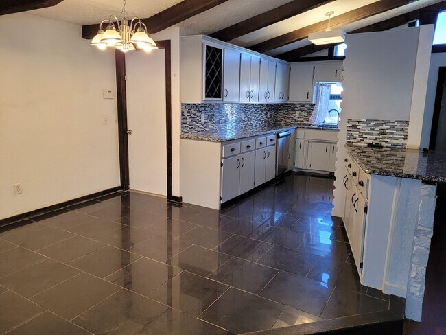 Foto del edificio - 102 Redbird Cir