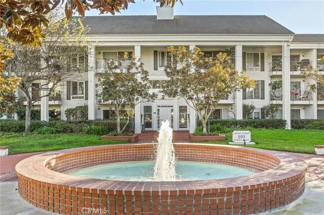 Foto del edificio - 101 Scholz Plaza