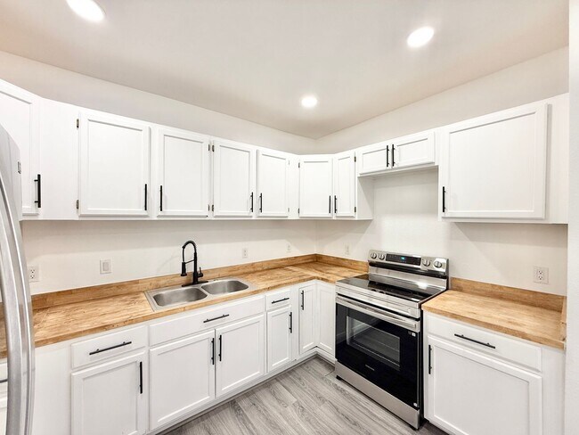 Foto del edificio - 1839-1839 E 4th St