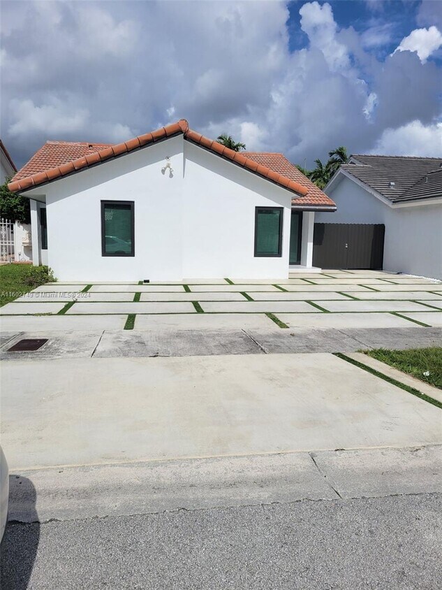 Primary Photo - 3872 SW 133rd Pl