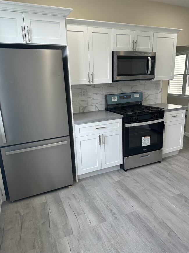 Building Photo - 547 Avenue A
