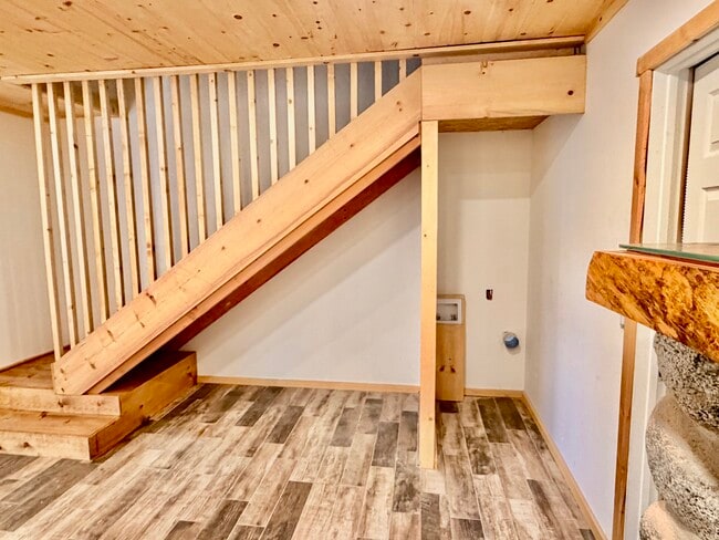 Building Photo - 25890 Wayne Rd