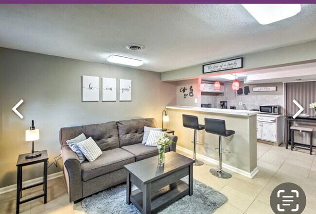 Living room - 5524 NE 58th St