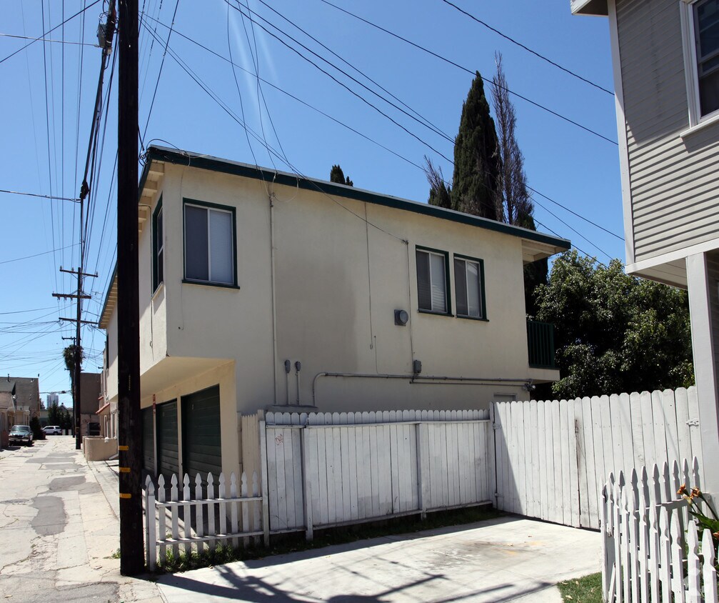 Foto del edificio - 1033-1041 N Virginia Ct