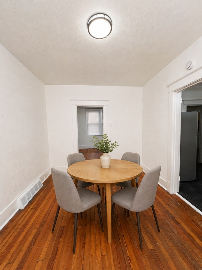 Foto del edificio - 303B Broadway Avenue