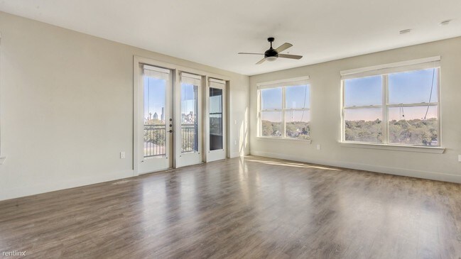 Building Photo - 2 br, 2 bath Apartment - 114 W 7th St 1,146