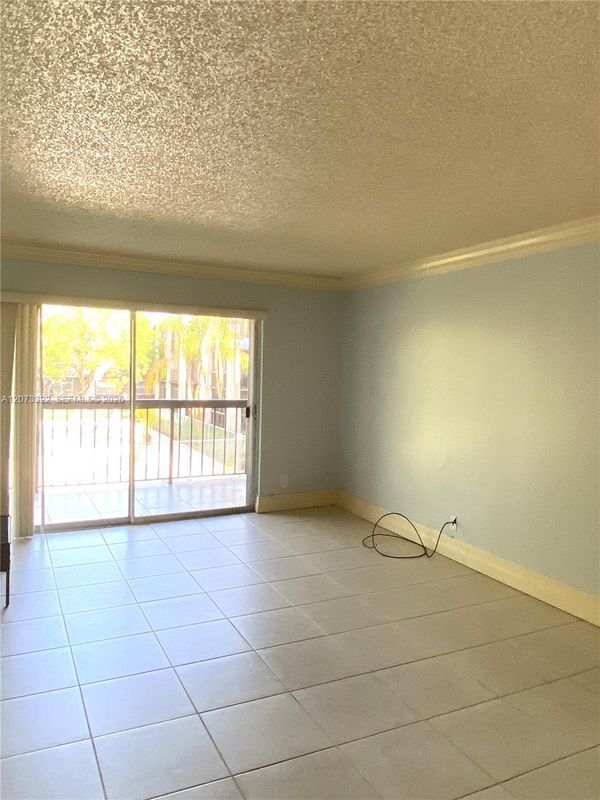 Foto del edificio - 7020 Nova Dr