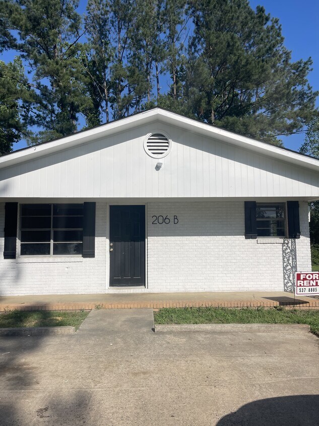 Primary Photo - 204-206-206 Nita Dr