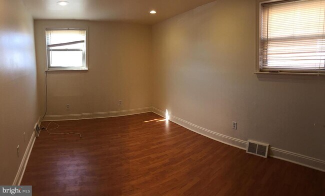 Foto del edificio - 9406 Kirkwood Rd