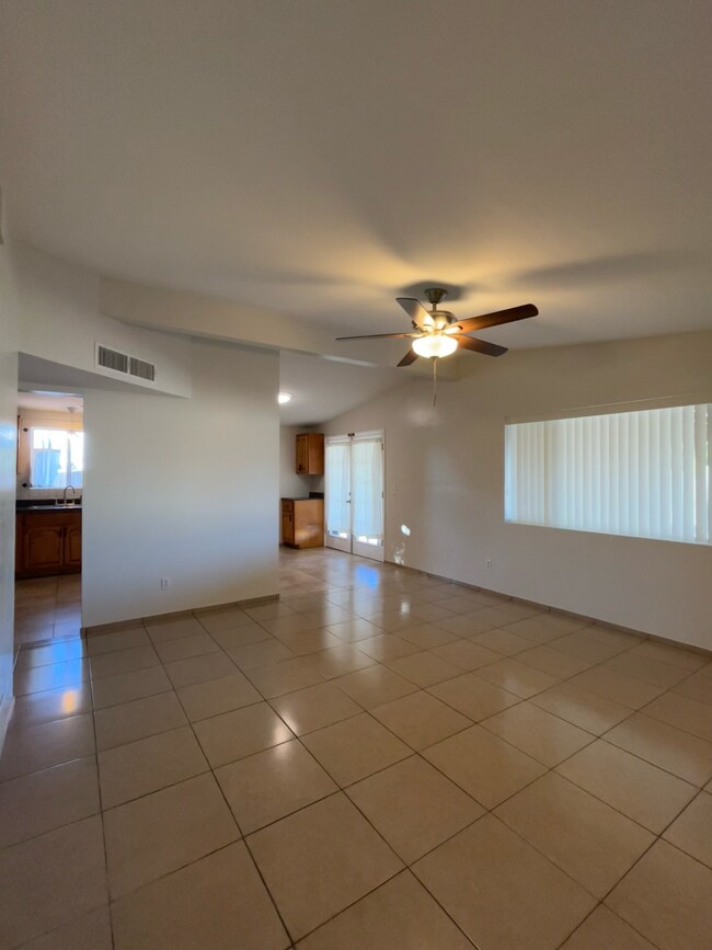 Living Room - 8321 E Gettysburg Pl