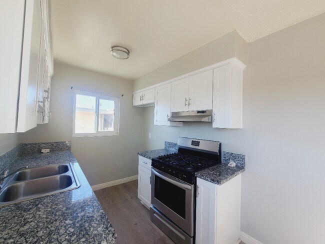 Foto del edificio - 8720 Orion Ave