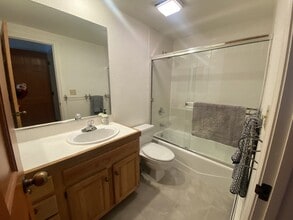 Building Photo - 939 Incline Way