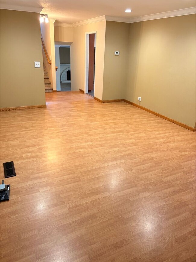 Foto del edificio - Upgraded 4 bed 2.5 bath home in San Jose. This is a must see!