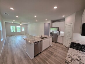 Building Photo - 110 Elm