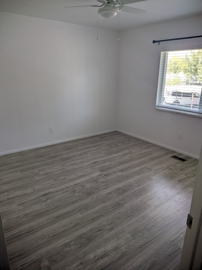 Building Photo - 1445 N Amiron Way