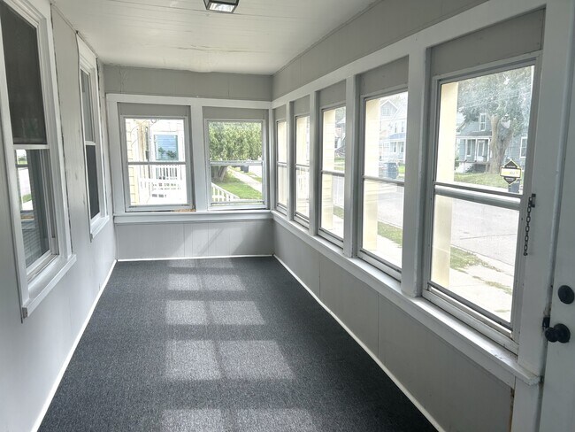 Foto del edificio - 504 Ceape Ave