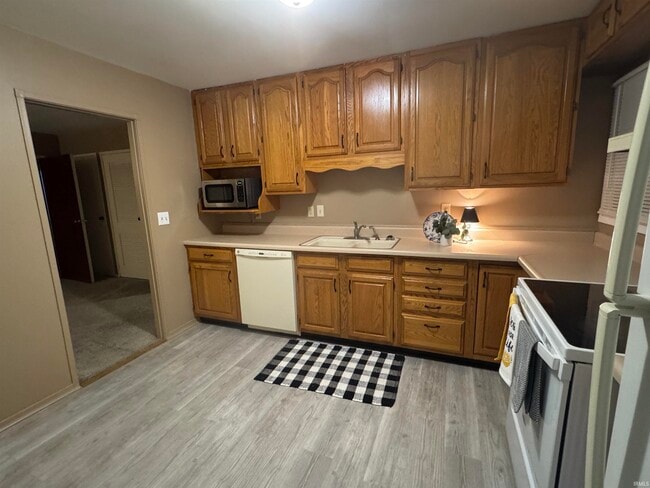 Foto del edificio - 709 Thornberry Dr