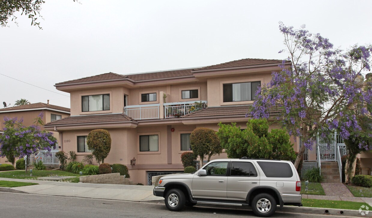 Foto del edificio - 1158-1160 Thompson Ave