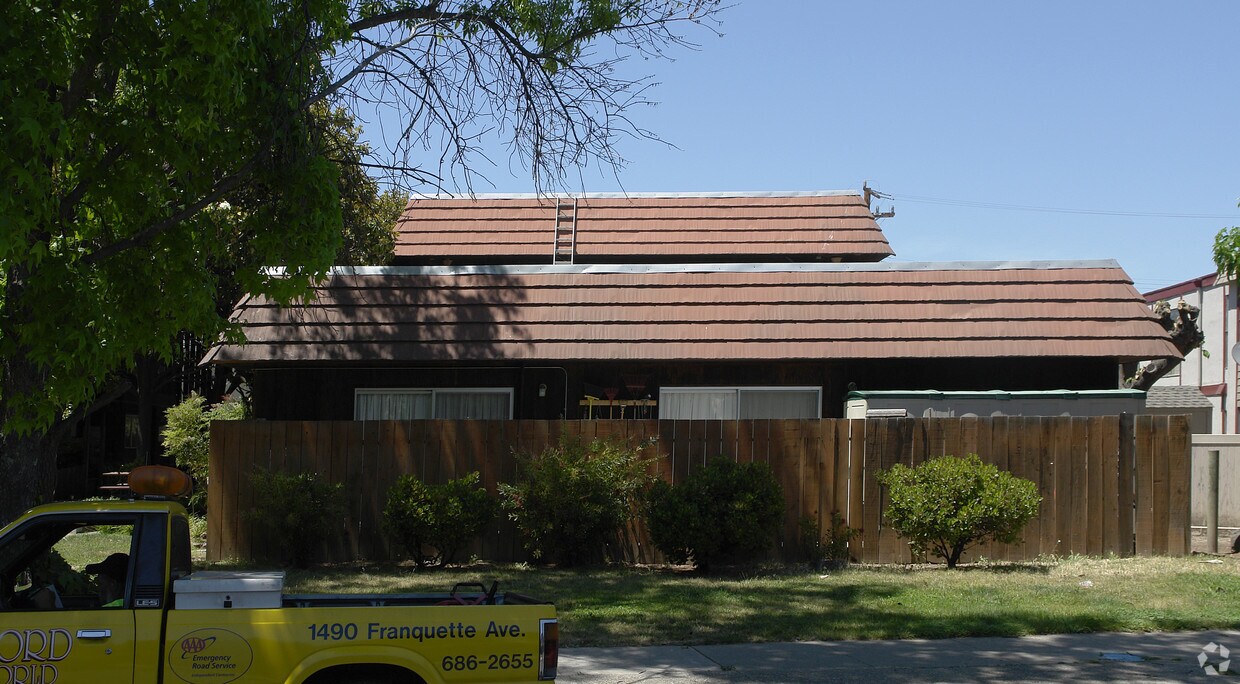 Foto del edificio - 2021 Sierra Rd