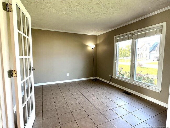 Building Photo - 6521 Ryefield Dr