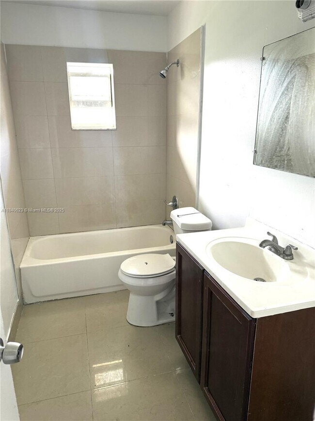Foto del edificio - 5402 NW 24th Ct