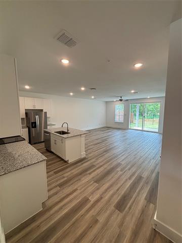 Building Photo - 1601 Creekside Dr