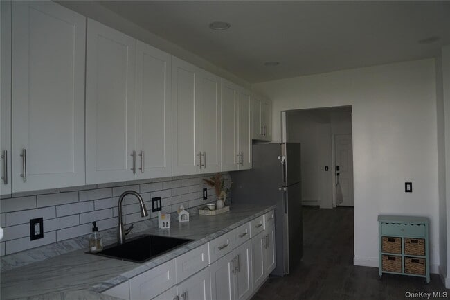 Building Photo - 70 Dobbs Ferry Rd