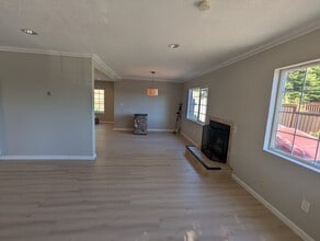 Building Photo - 706 Appian Way