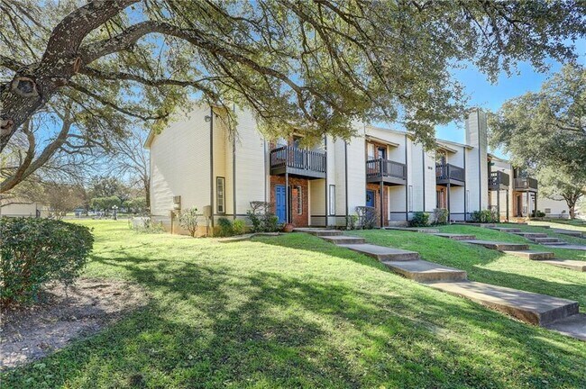 Building Photo - 1810 River Crossing Cir
