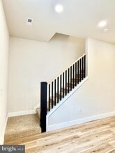 Building Photo - 151 N York St