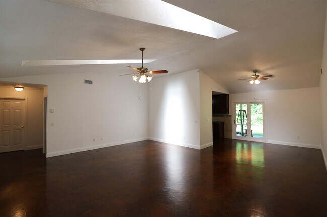 Foto del edificio - 4225 Oak Ln