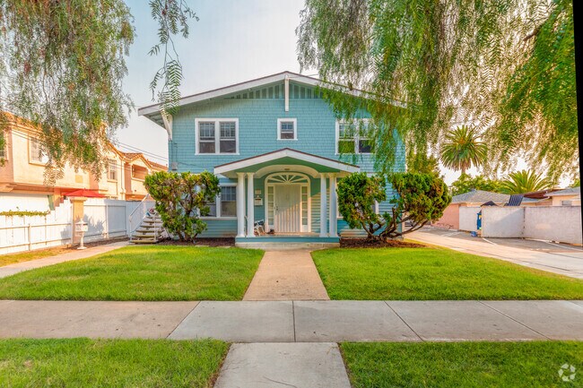 Entrada principal - 370-372 G St