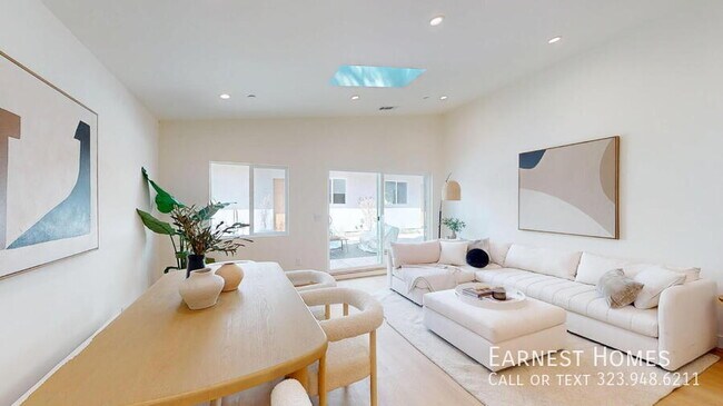 Foto del edificio - 6441 Satsuma Ave