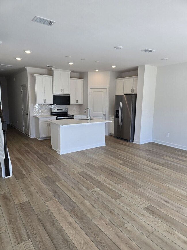 Foto del edificio - New Construction 3BR/2.5BA Townhome in NW ...