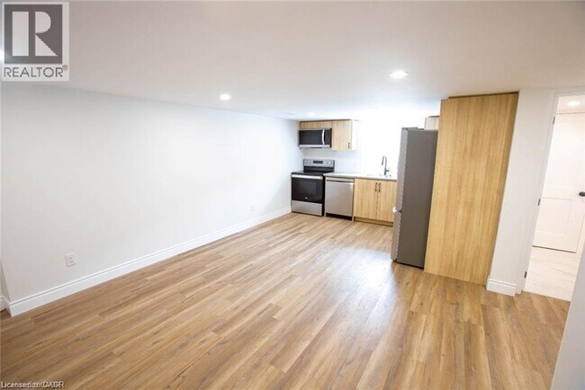 Photo du bâtiment - 177 Pleasant Ave