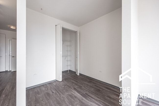 Foto del edificio - 2340 N California Ave