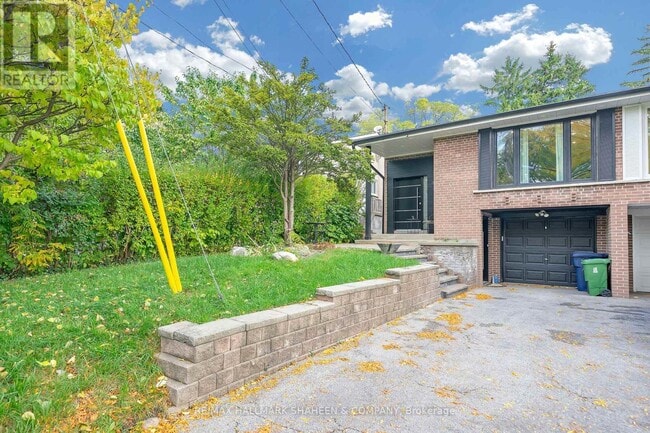 Building Photo - 31 Lochinvar Crescent