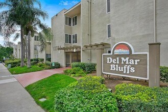 Building Photo - 13754 Mango Dr