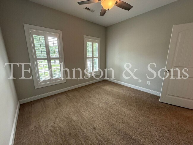 Building Photo - Beautifully Appointed Home in Clemmons
