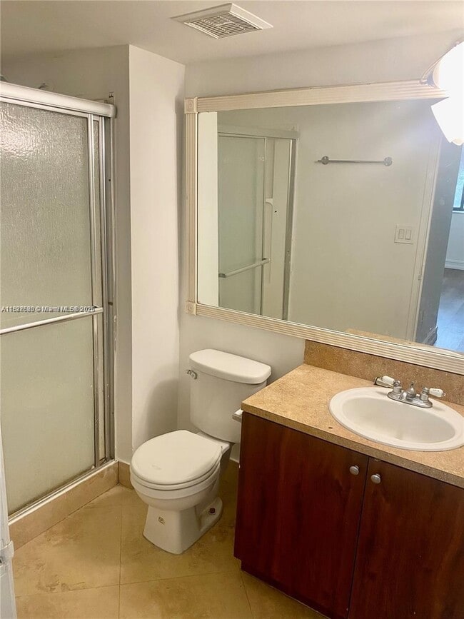 Foto del edificio - 8323 Coral Lake Dr