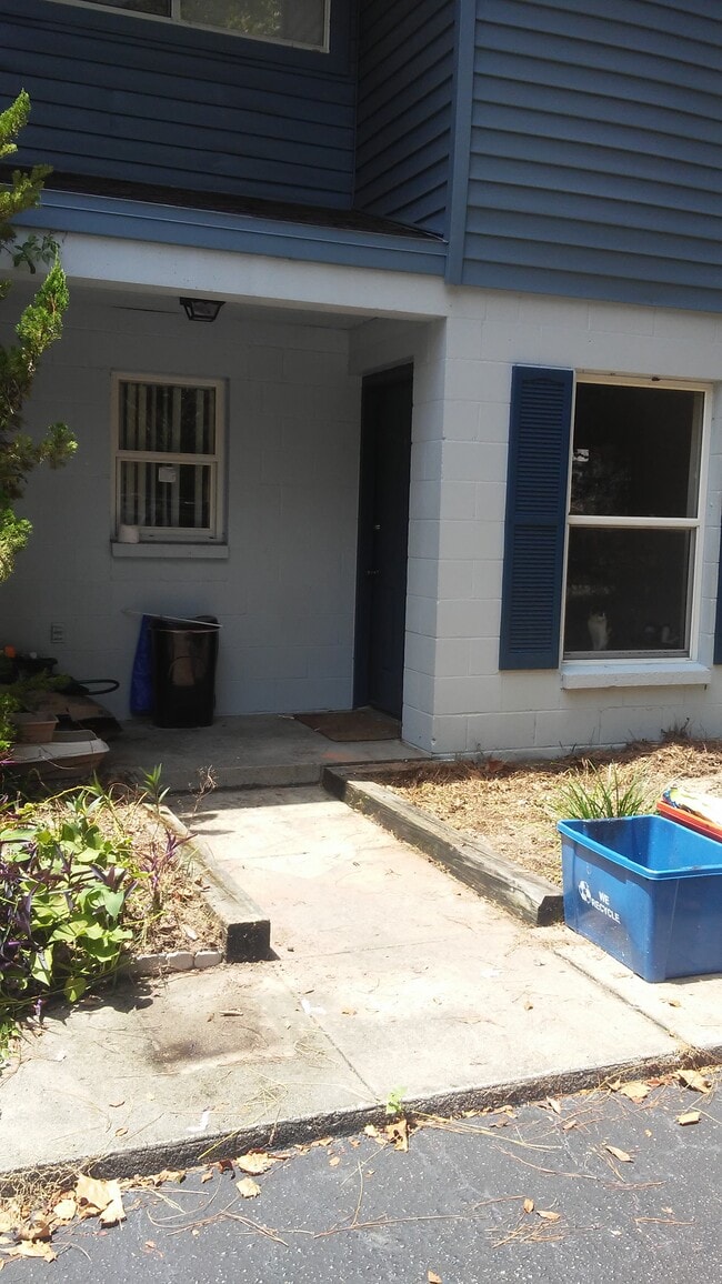 Photo - 3936 SW 26th Terrace Apartment