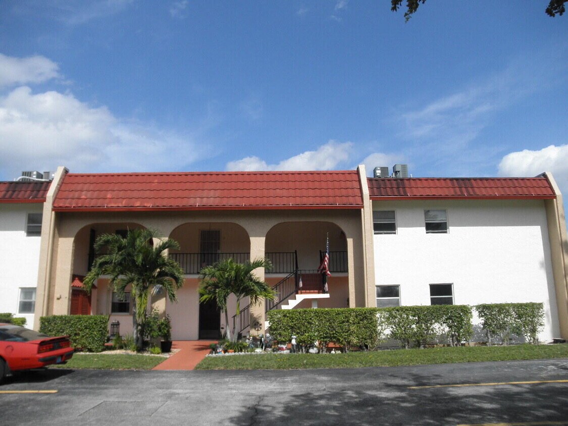 175 Lake Frances Dr, West Palm Beach, FL 33411 Condo for Rent in West