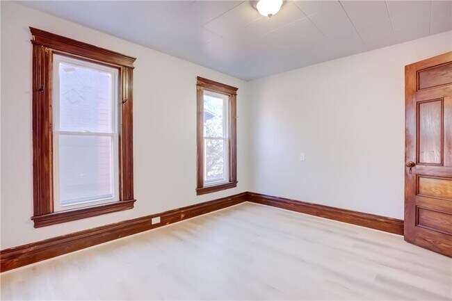 Foto del edificio - 32 Birch Crescent St