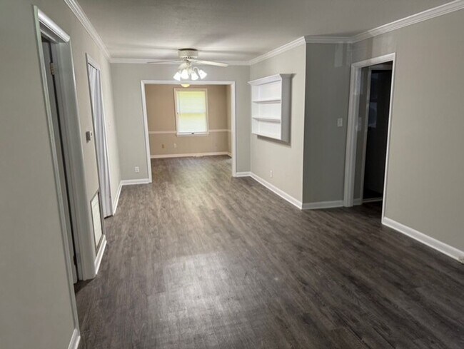 Building Photo - 850 Green Oak Terrace